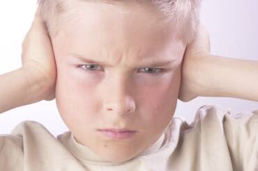 VUOLE DECIDERE TUTTO? ECCO COSA STA DAVVERO SUCCEDENDO NEL CERVELLO DI TUO FIGLIO